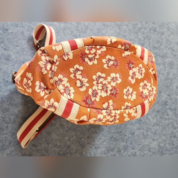 Tommy Hilfiger purse - Picture 3 of 6